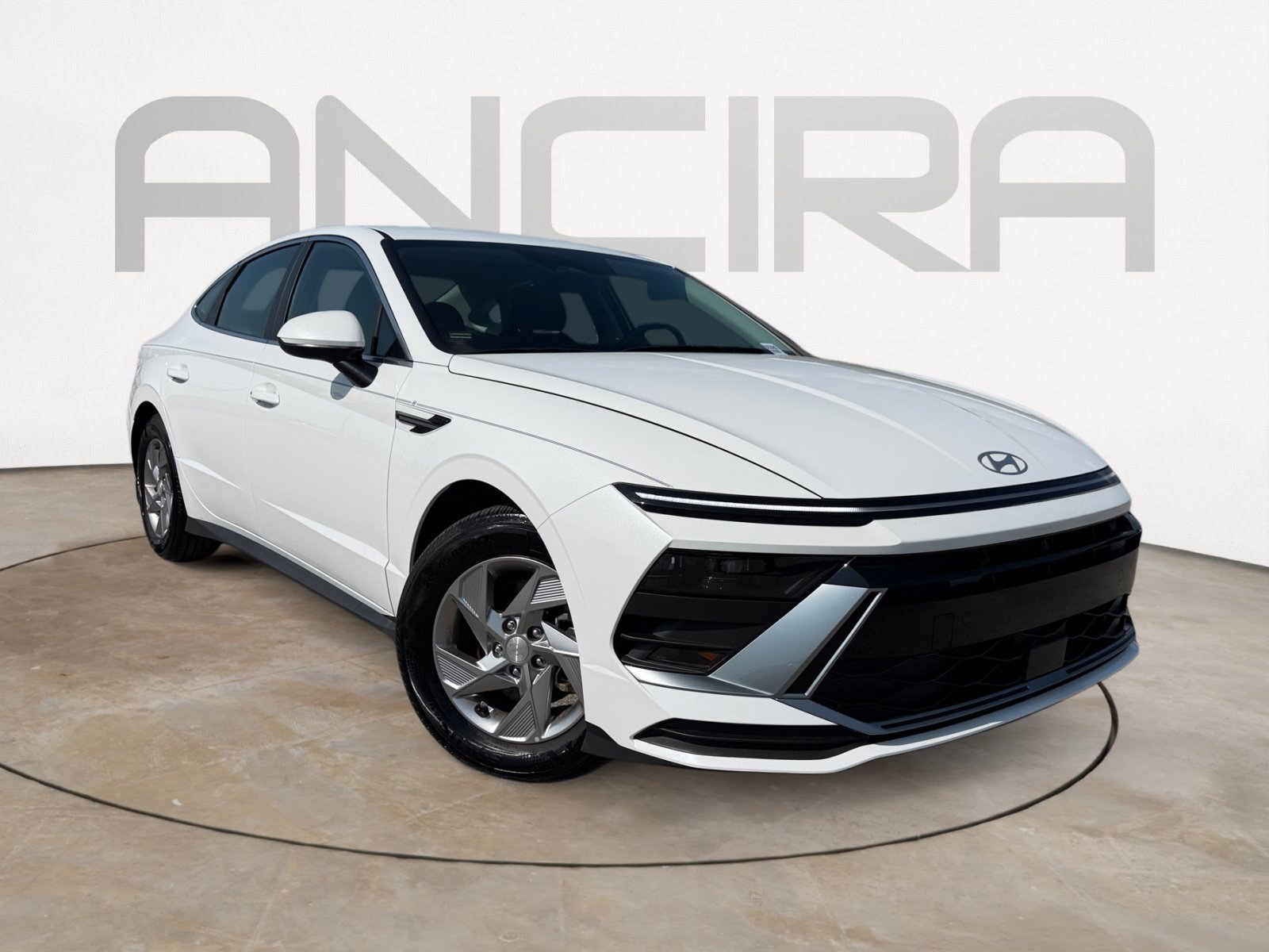 Used 2025 Serenity White Hyundai SE image 4