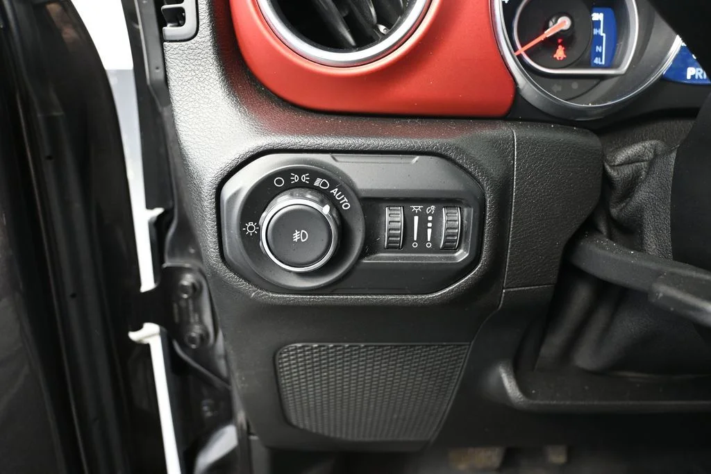 Used 2020 Gray Jeep Unlimited Rubicon image 31