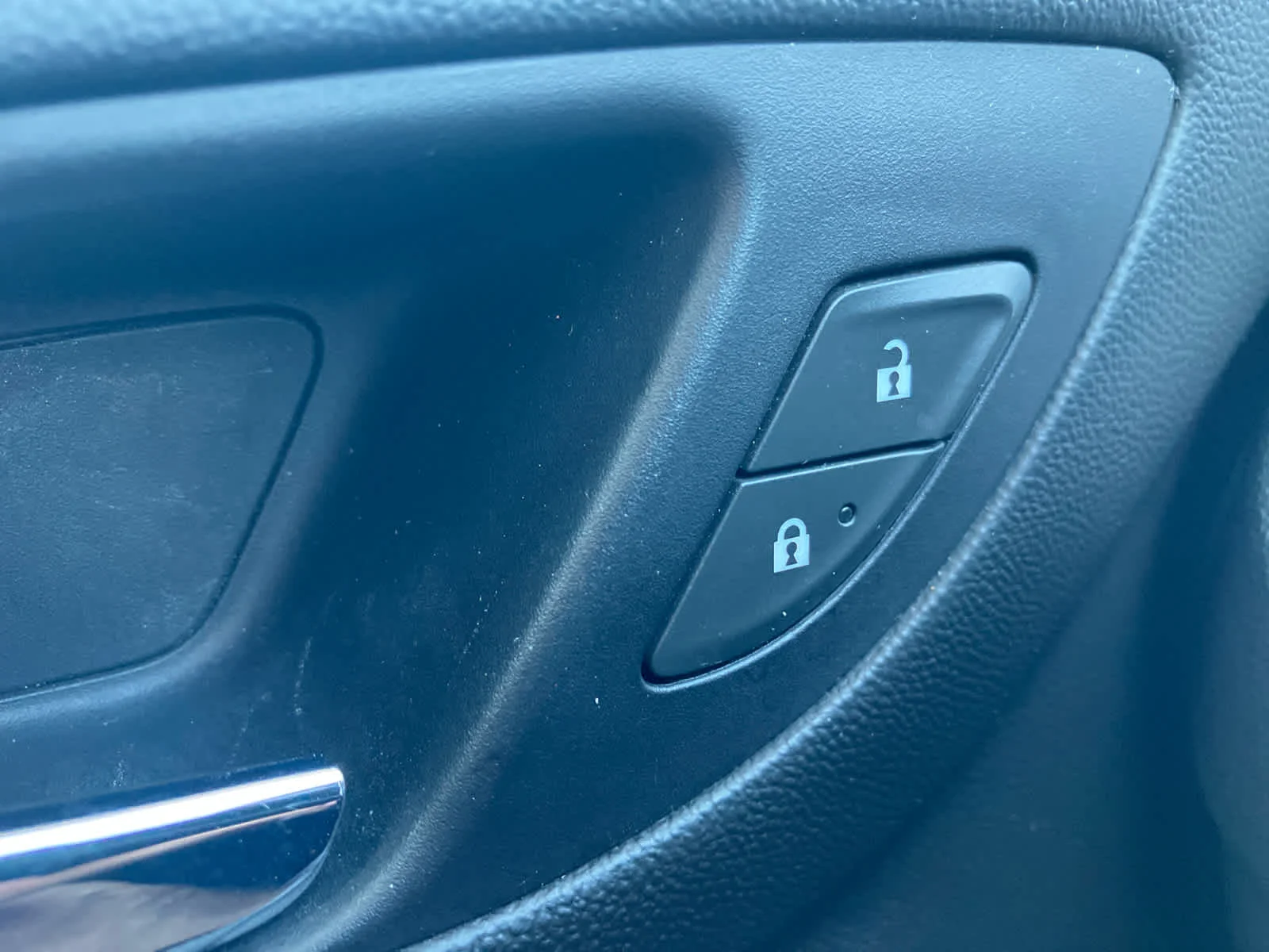 Used 2021 Silver Ice Metallic Chevrolet LT image 12
