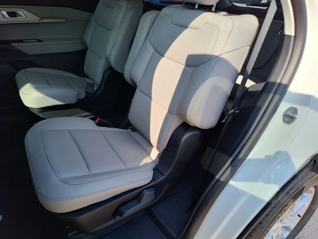New 2026 Star White Metallic Tri-Coat Ford Active image 14