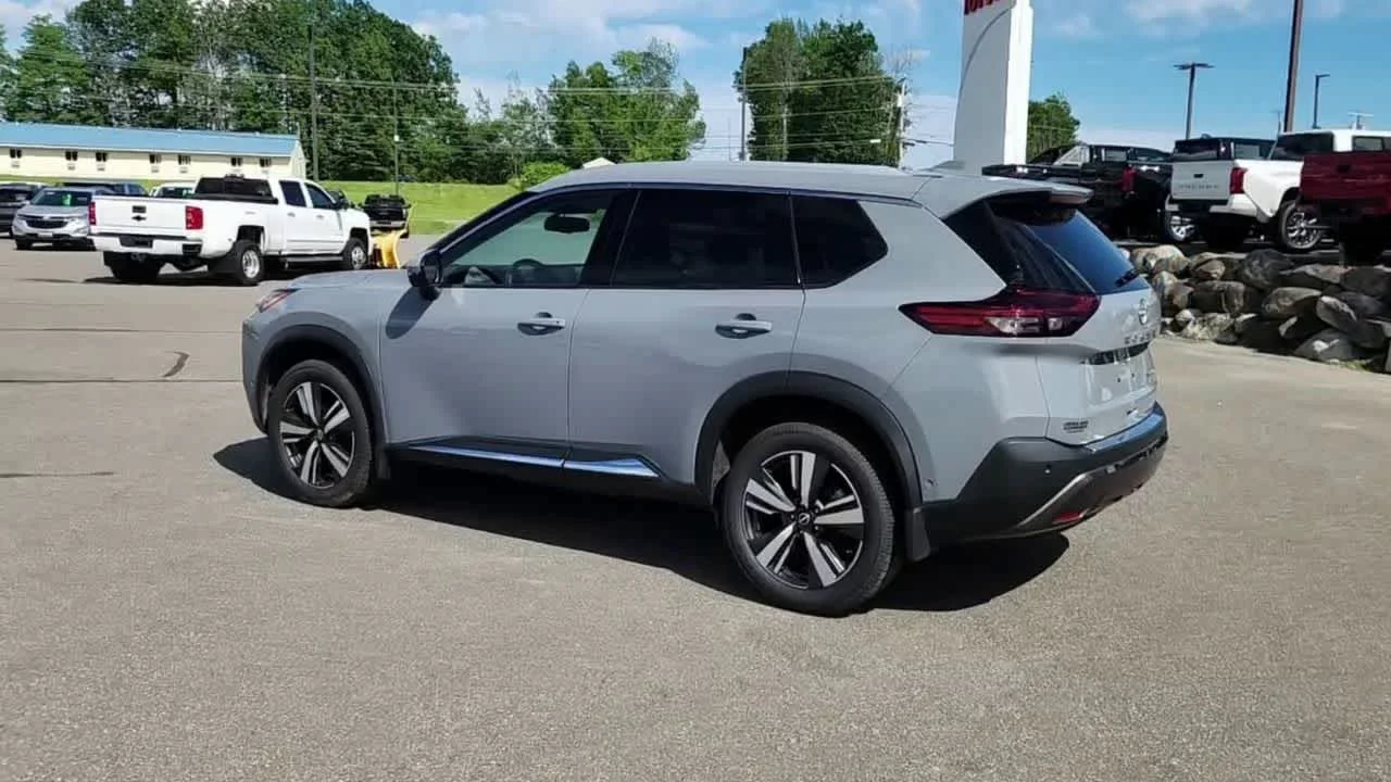 Used 2023 Boulder Gray Pearl Nissan SL image 6