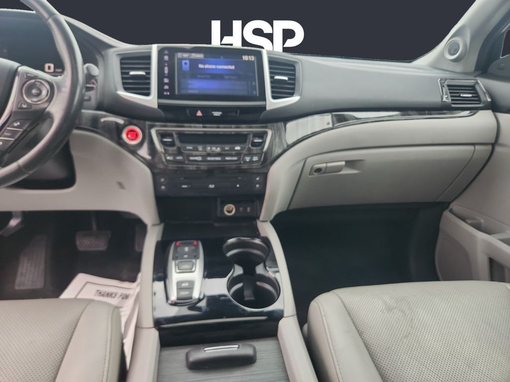 Used 2017 Lunar Silver Metallic Honda Elite image 11
