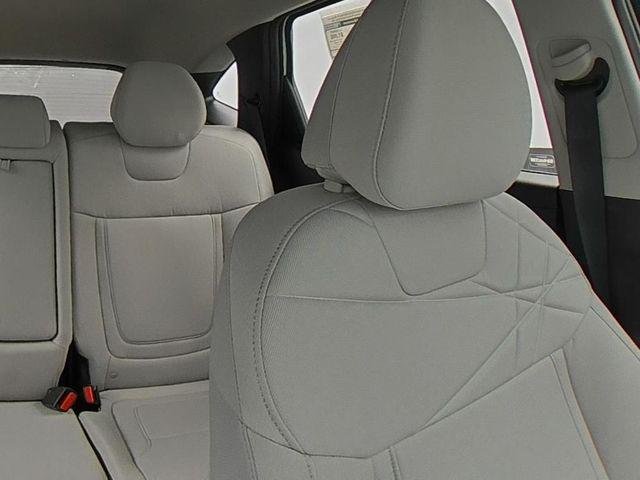 New 2026 White Hyundai SE AWD image 39
