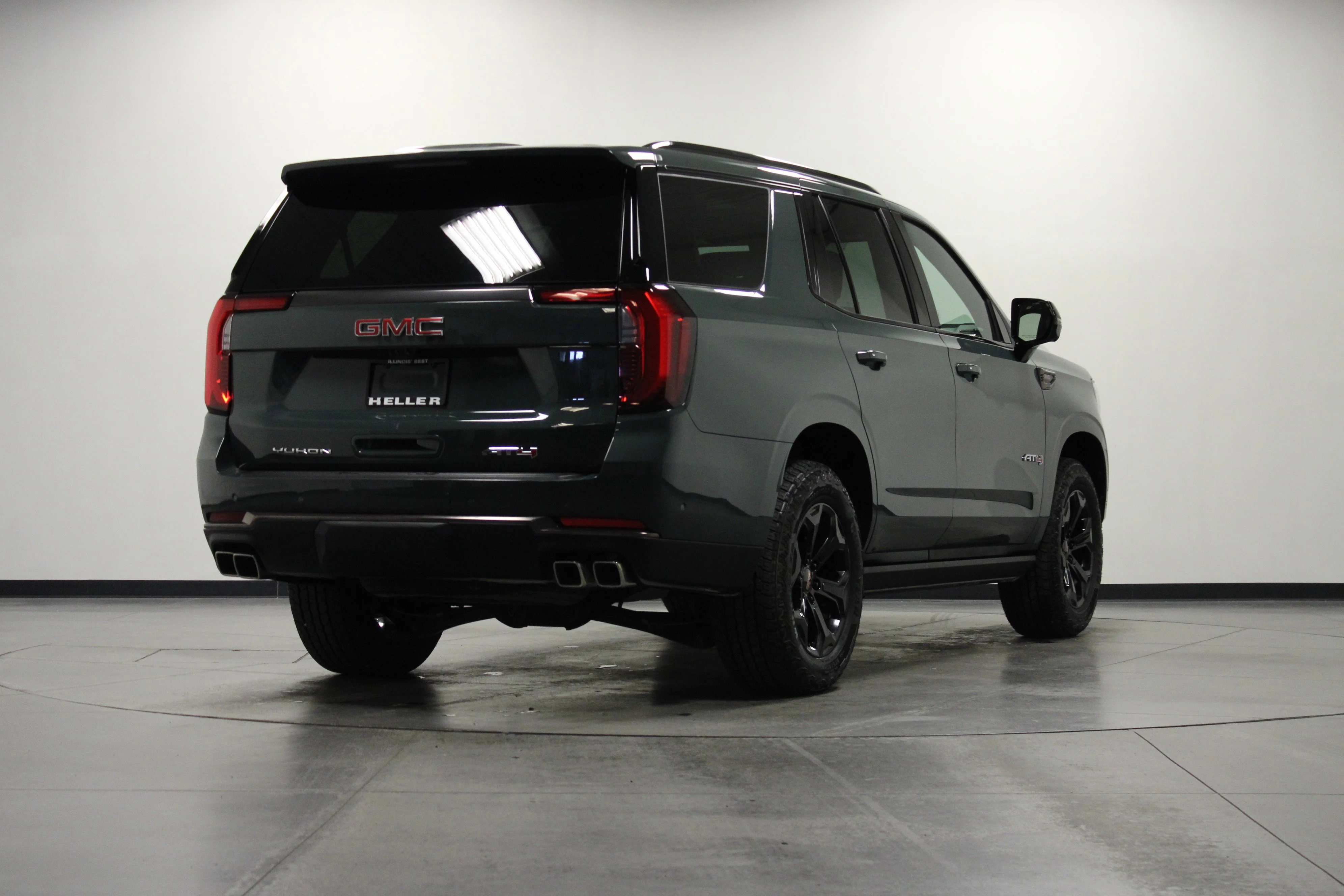 Used 2026 Midnight Pine GMC AT4 Ultimate image 4