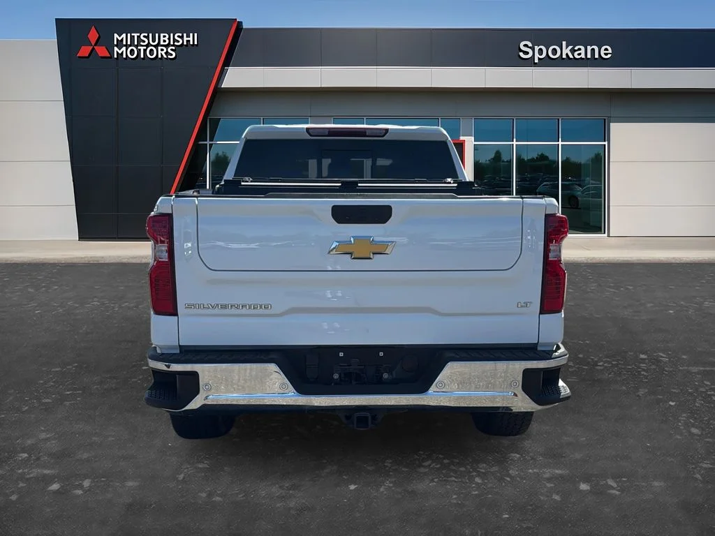 Used 2024 Summit White Chevrolet LT image 6