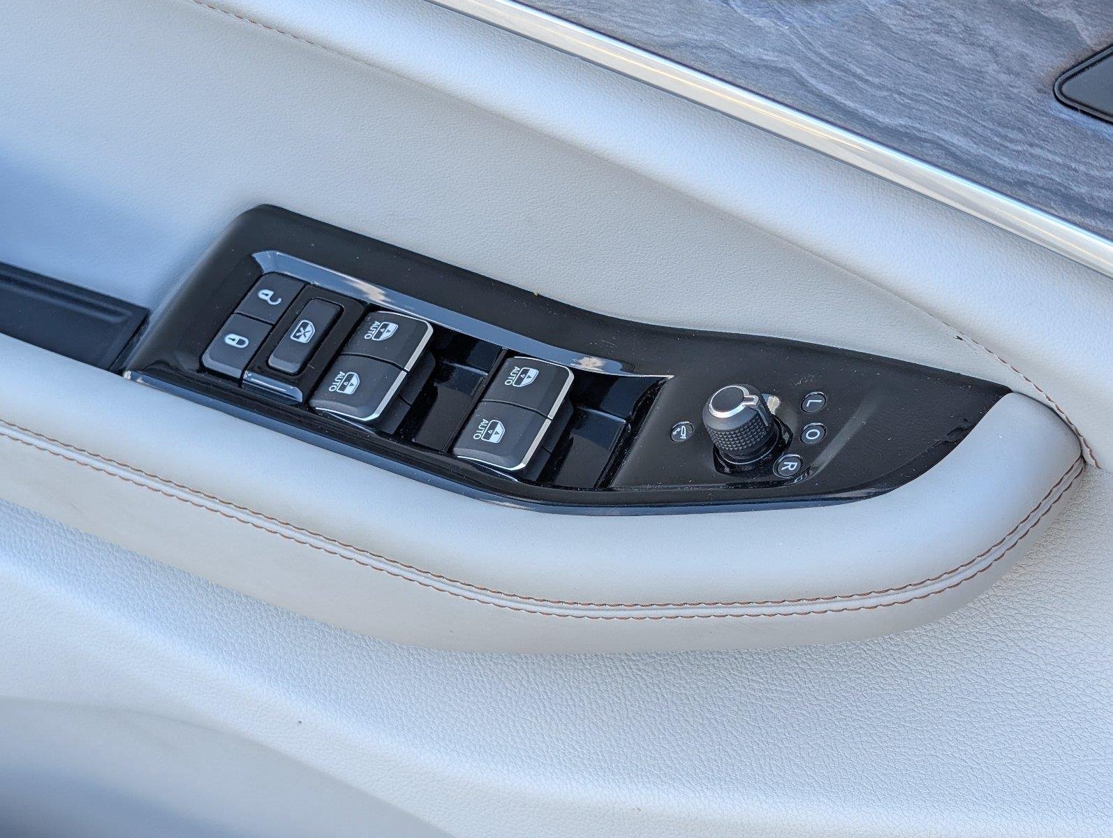 Used 2023 Silver Zynith Jeep Overland image 21
