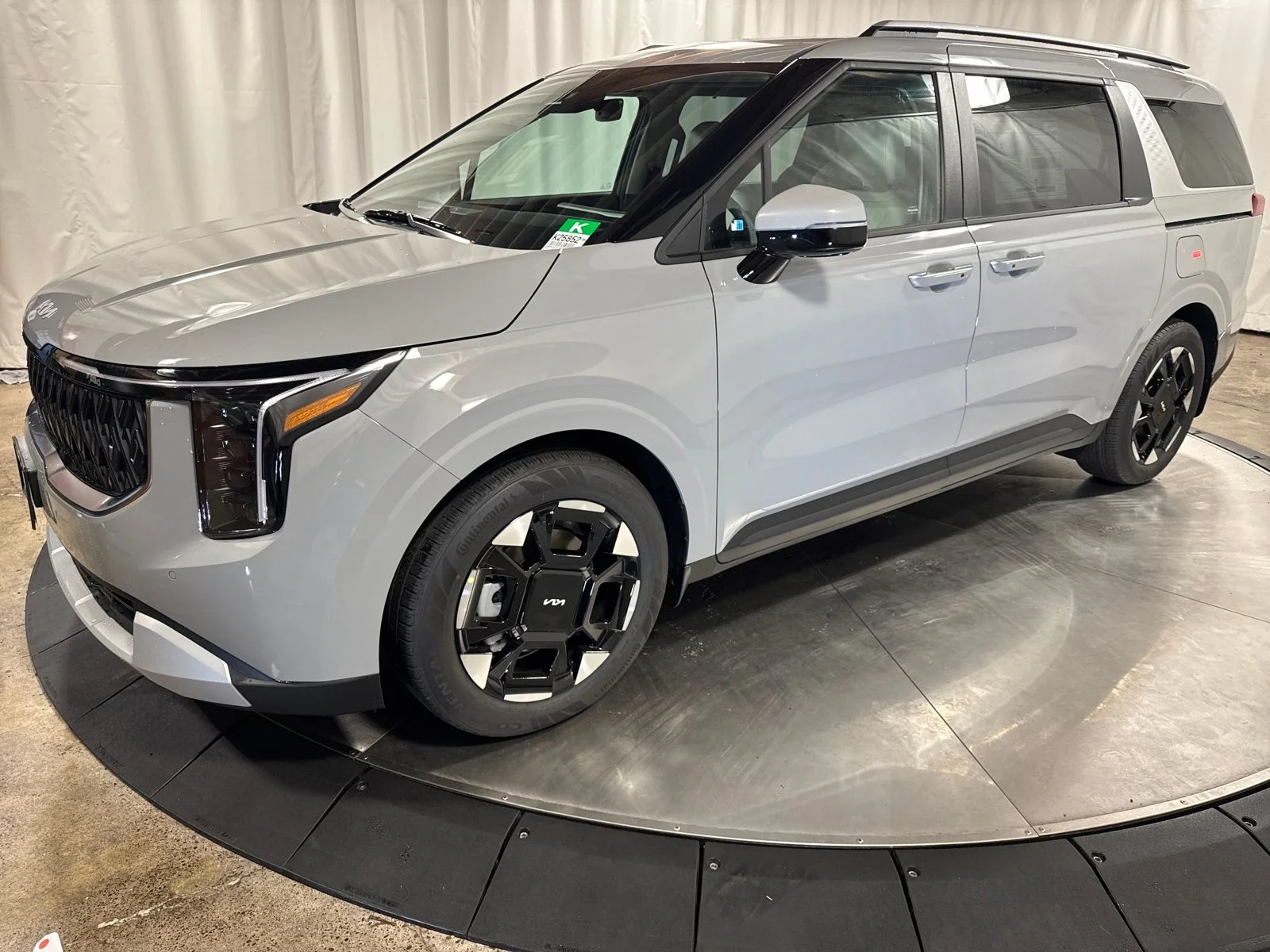 2026 Kia Sedona EX's photo