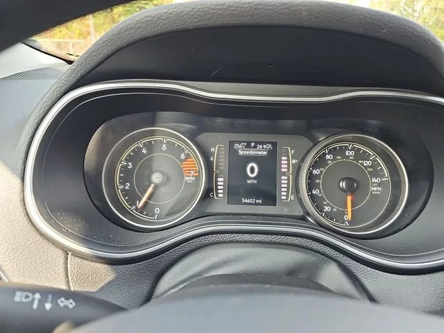 Used 2021 White Jeep Latitude image 13