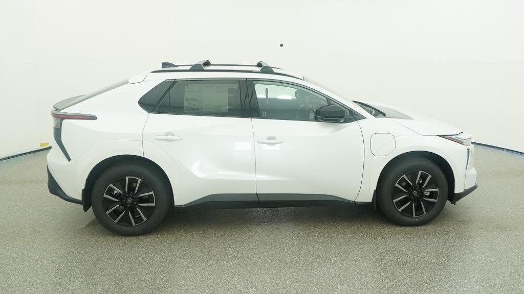 New 2026 Wind Chill Pearl Toyota XLE image 16