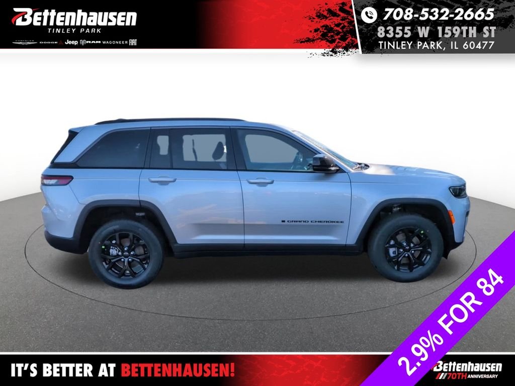 New 2026 Silver Zynith Exterior Paint Jeep Altitude image 4