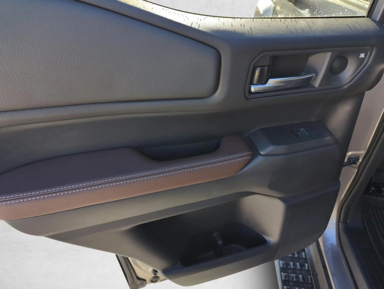 Used 2025 Meteor Shower Toyota  image 9