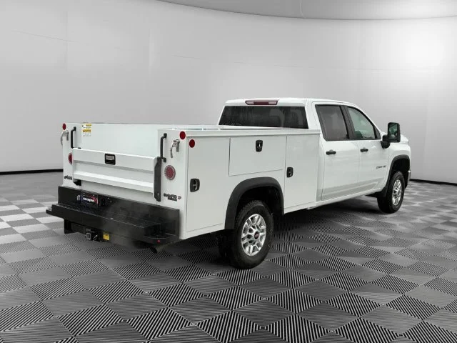 New 2026 Summit White Chevrolet WT image 5