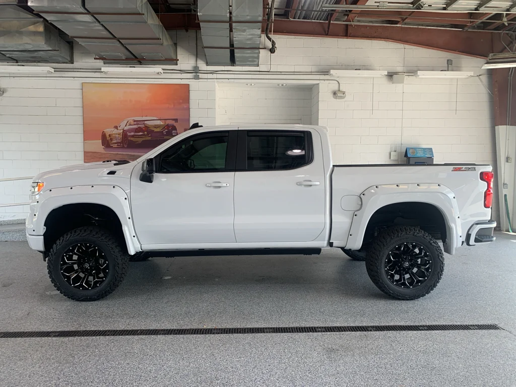 New 2026 Summit White Chevrolet RST image 5