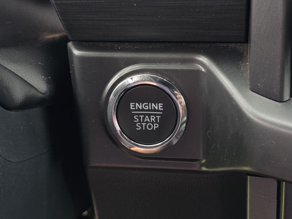 Used 2024 Agate Black Metallic Ford XLT image 16
