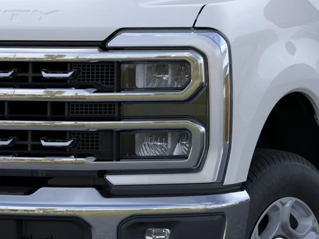 New 2026 Oxford White Ford XLT image 18