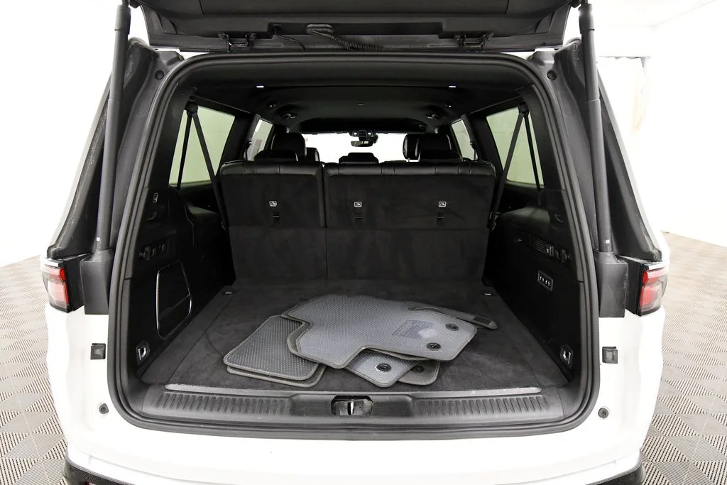 Used 2024 White Jeep Series III image 7