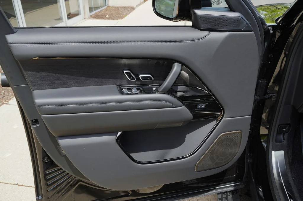 New 2026 Obsidian Black in Gloss Finish Land Rover SV image 14