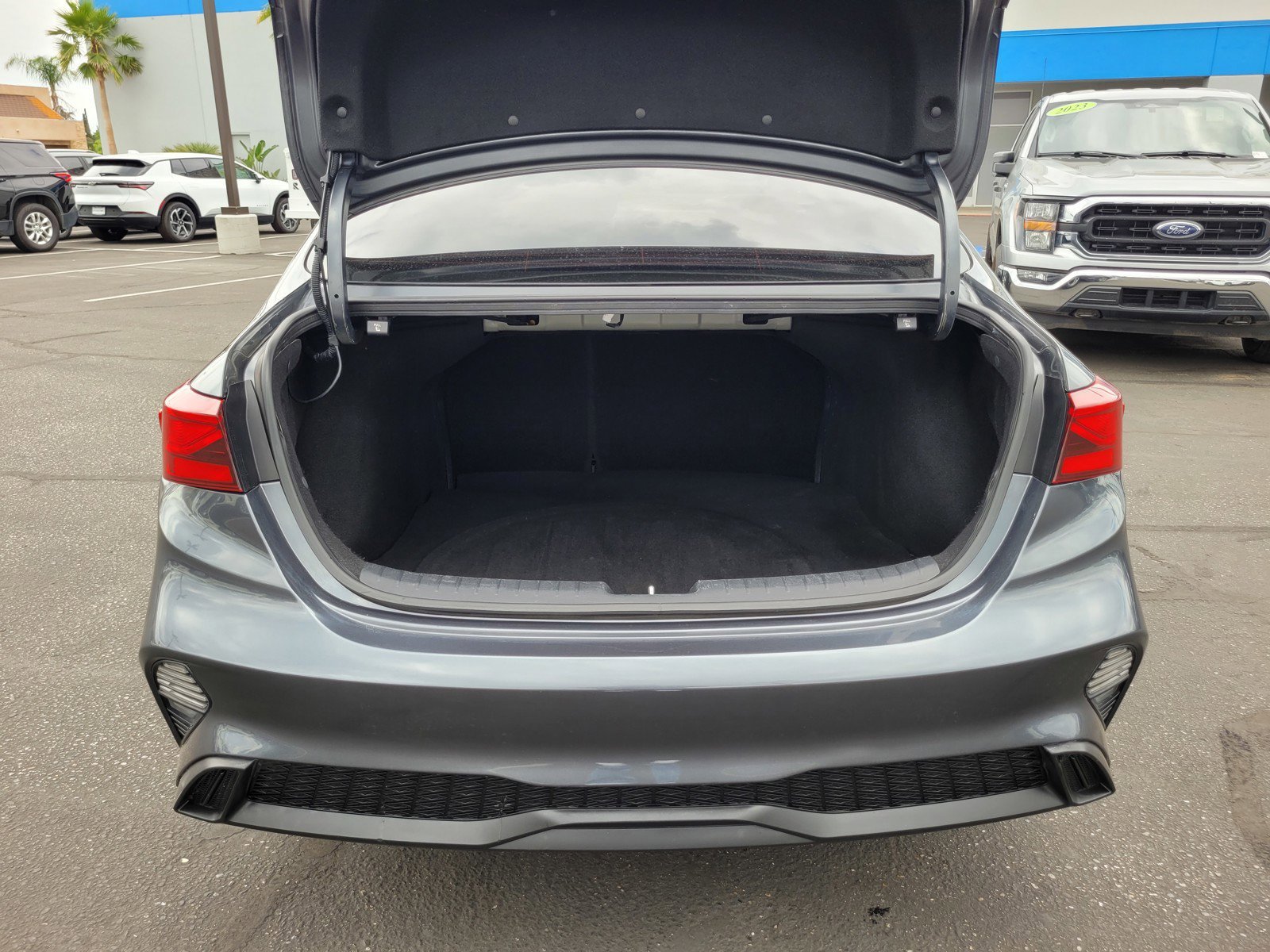 Used 2022 Gray Kia LXS image 27