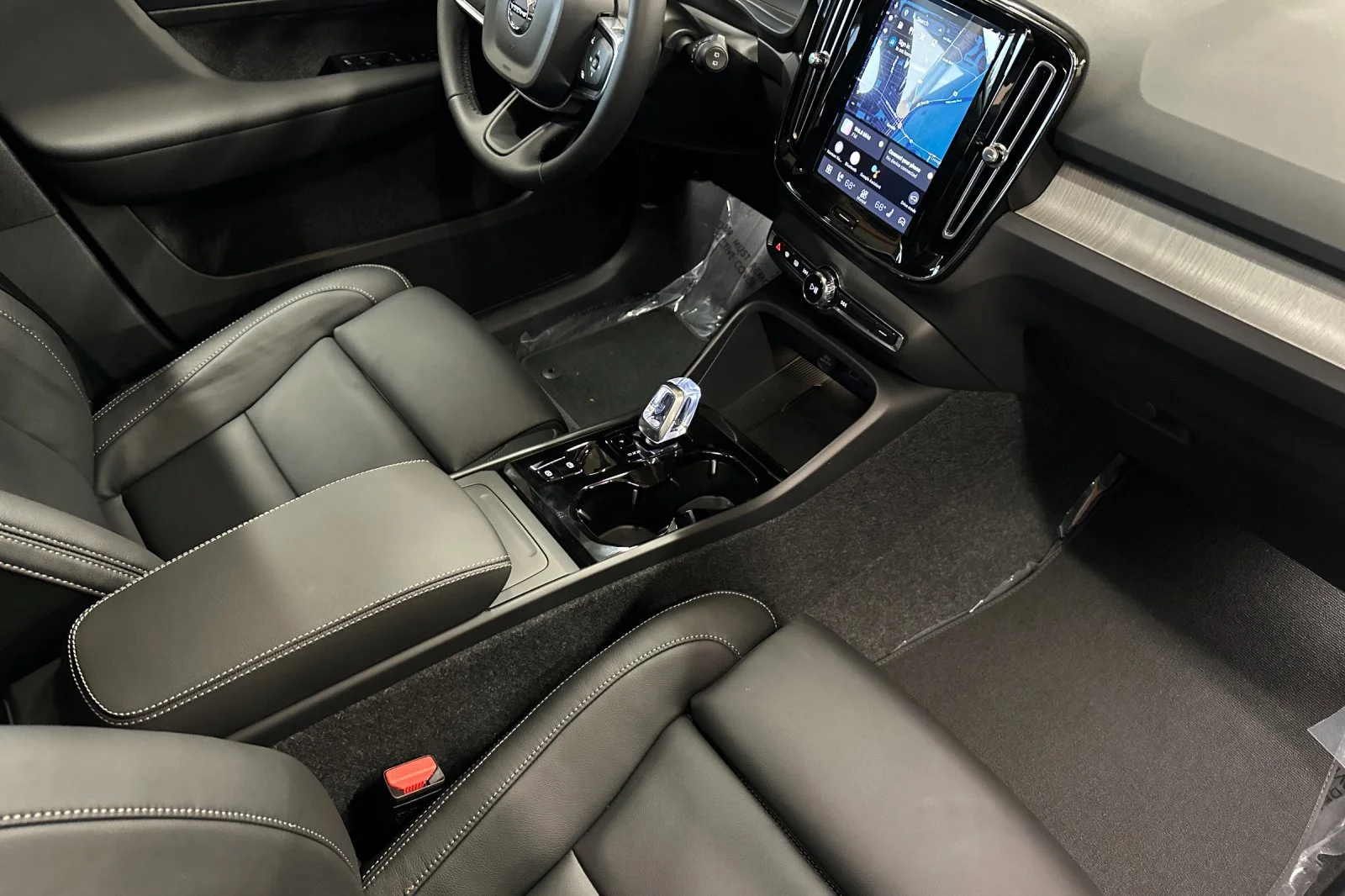 2026 Volvo XC40 Ultra - Photo 13
