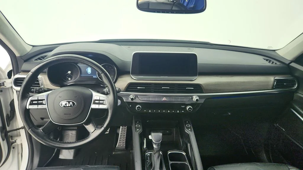 Used 2021 White Kia SX image 23