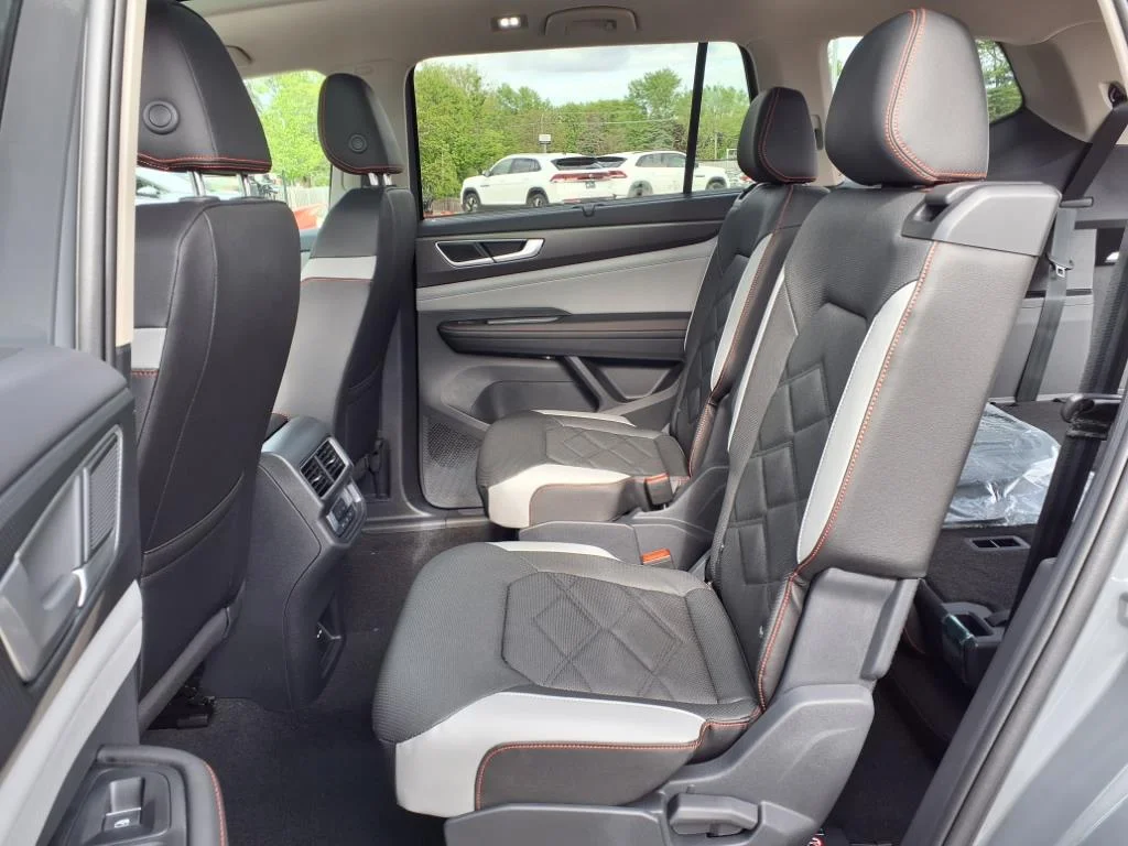 2025 Volkswagen Atlas Atlas Peak Edition - Photo 27