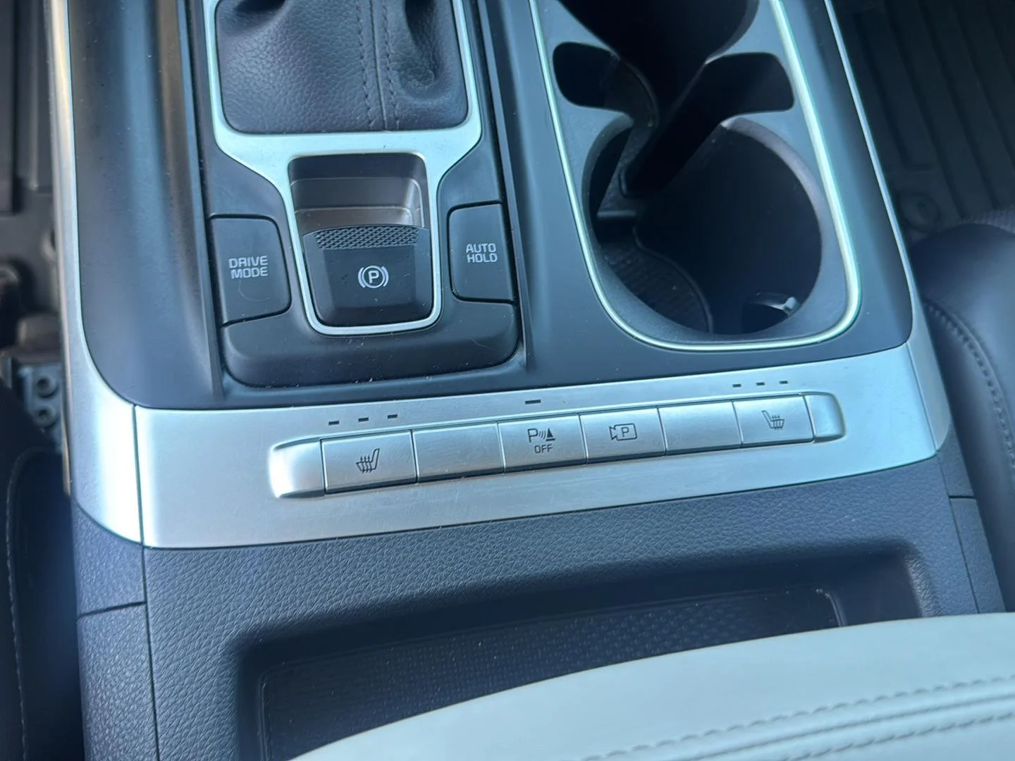 Used 2024 Deep Chroma Blue Kia LX image 10