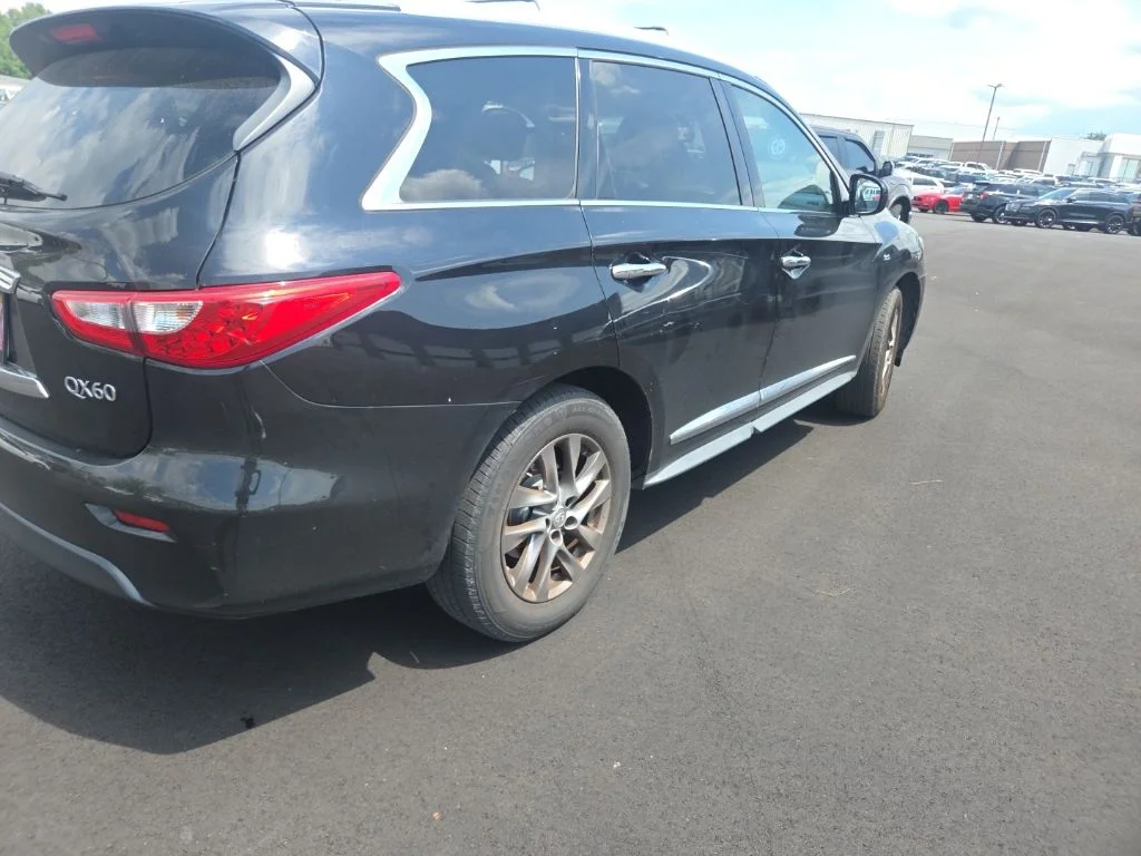 Used 2015 Black INFINITI Base image 11