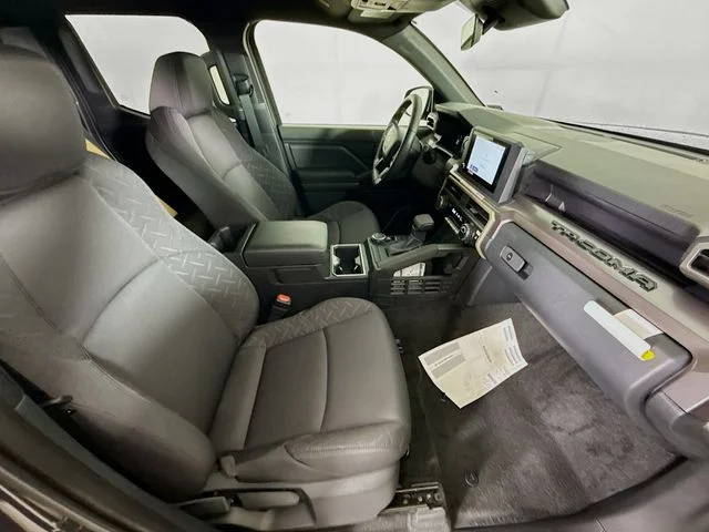Used 2026  Toyota SR5 image 24