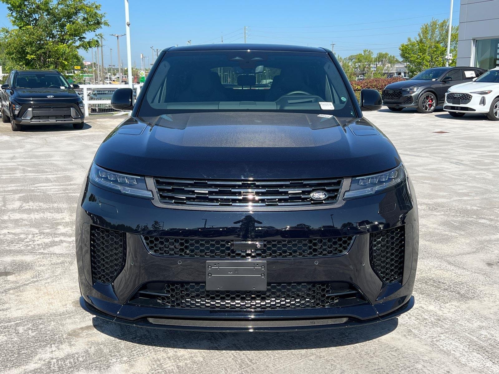 Used 2025  Land Rover SV Edition Two image 2