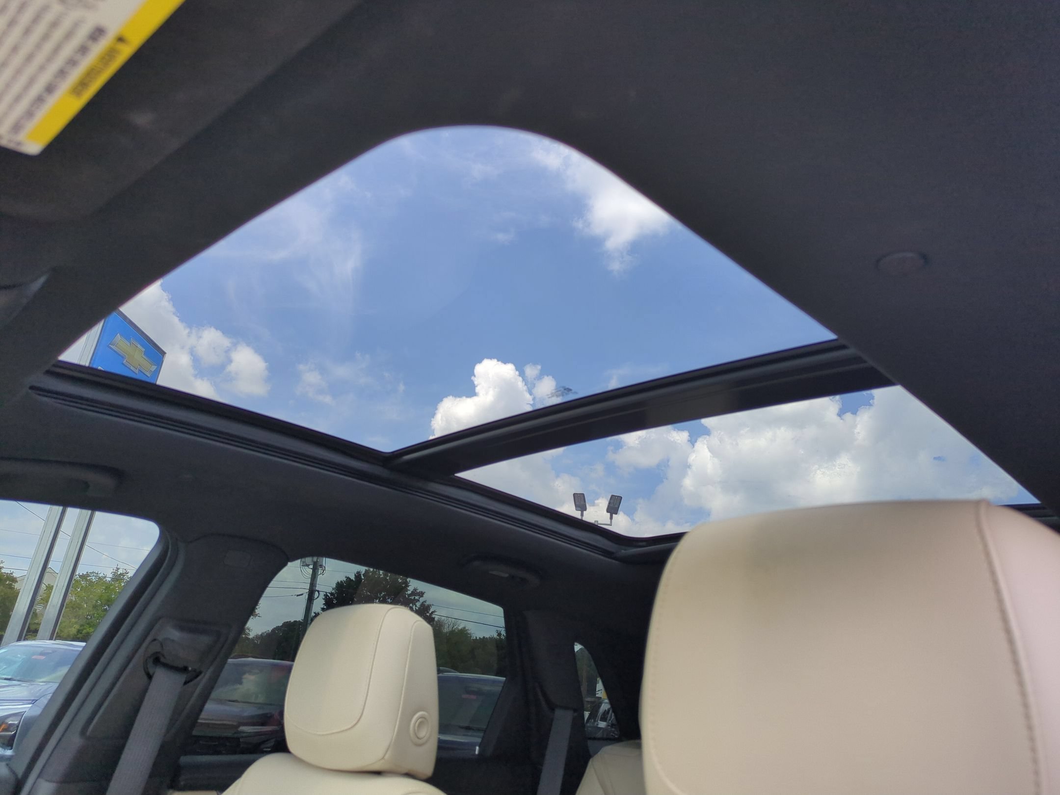 Used 2018 Stellar Black Metallic Cadillac Luxury FWD image 28