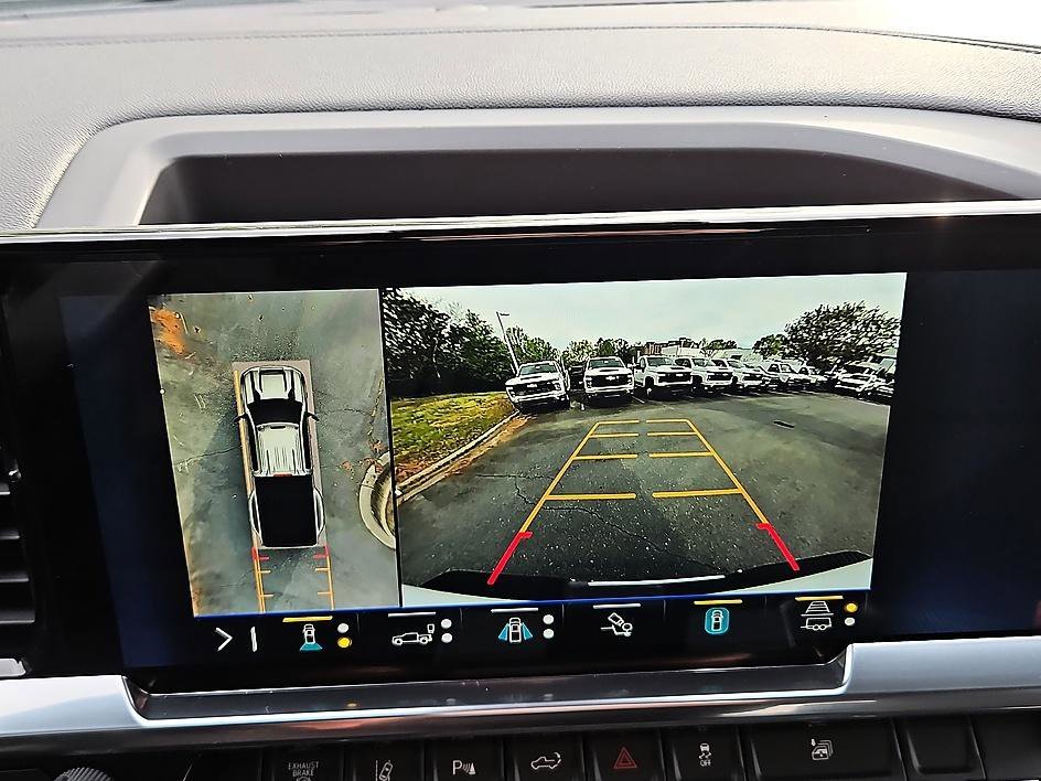 New 2026 Summit White Chevrolet LT DRW image 19