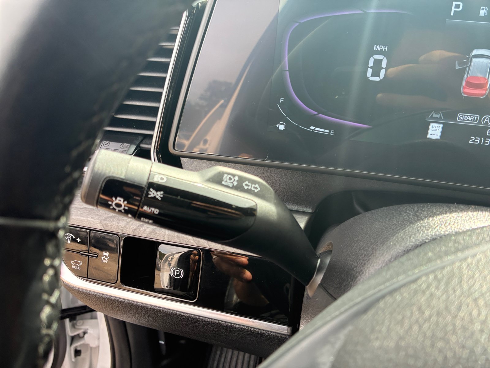 Used 2024 Glacial White Pearl Kia X-Line image 13