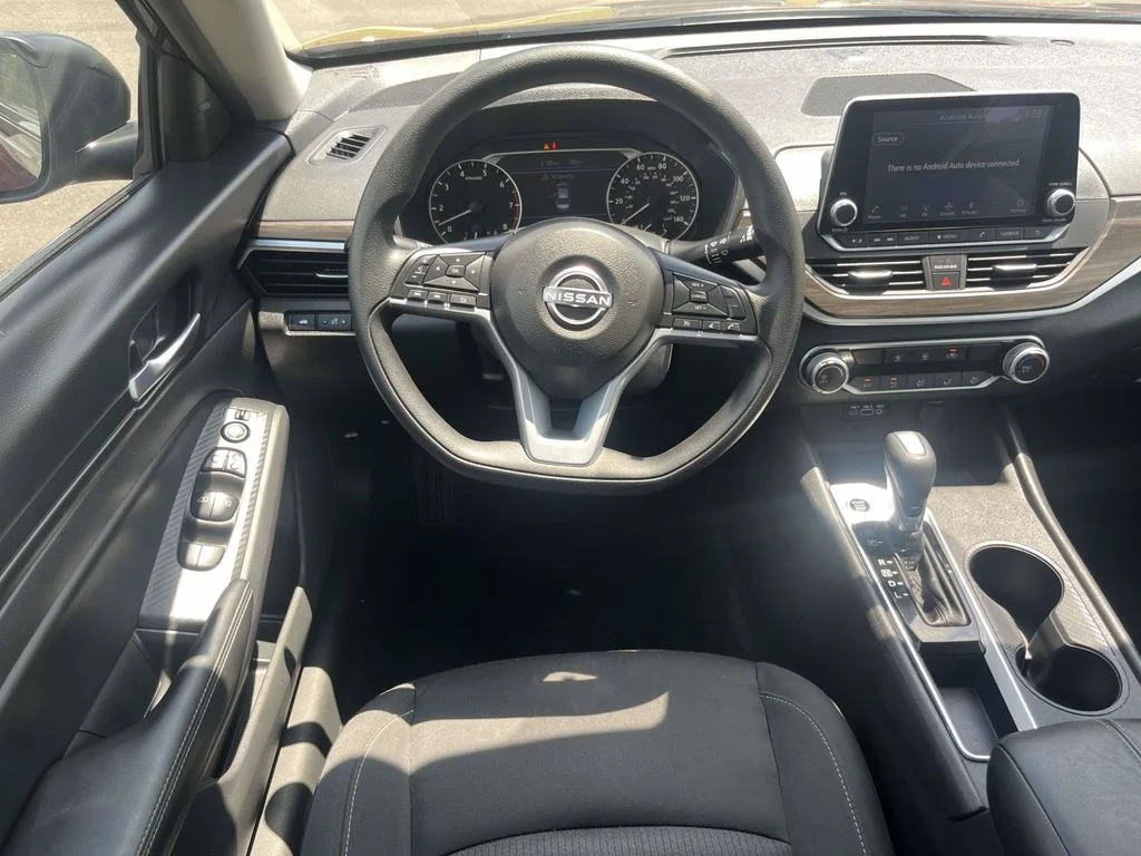 Used 2025 Red Nissan 2.5 SV image 13