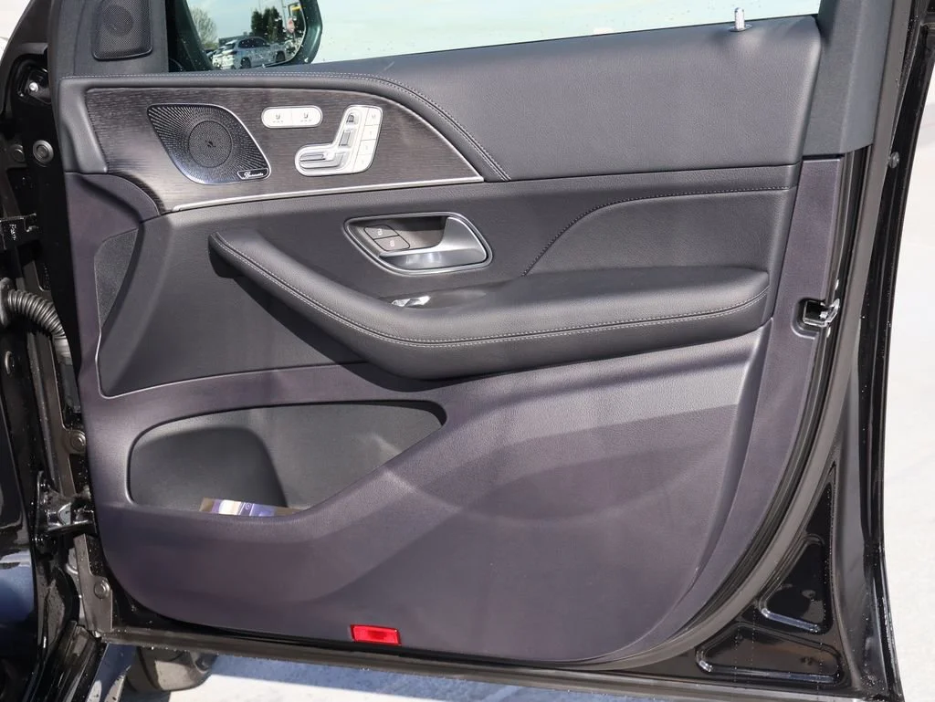 New 2026 Obsidian Black Metallic Mercedes-Benz GLE 580 image 51
