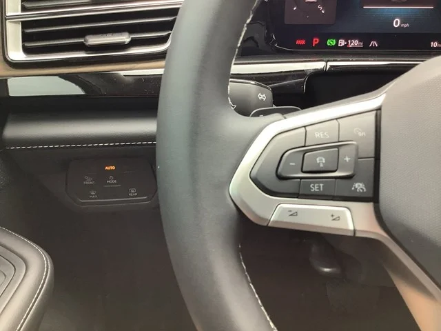2025 Volkswagen Atlas SE w/Tech - Photo 26