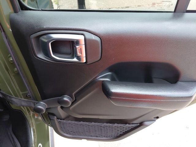Used 2023 Green Jeep Willys image 31