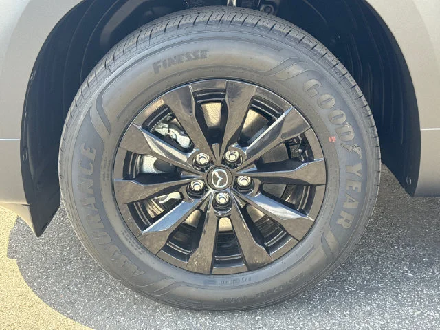 Used 2020 Black Land Rover S image 10