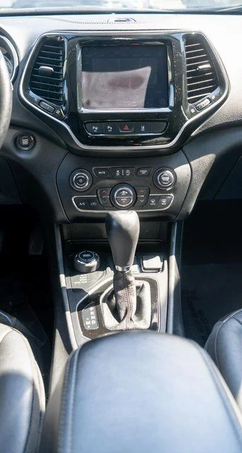 Used 2021 White Jeep Limited image 17
