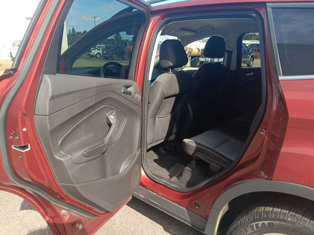 Used 2015 Sunset Ford SE image 28