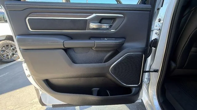 2026 RAM 1500 Laramie - Photo 15