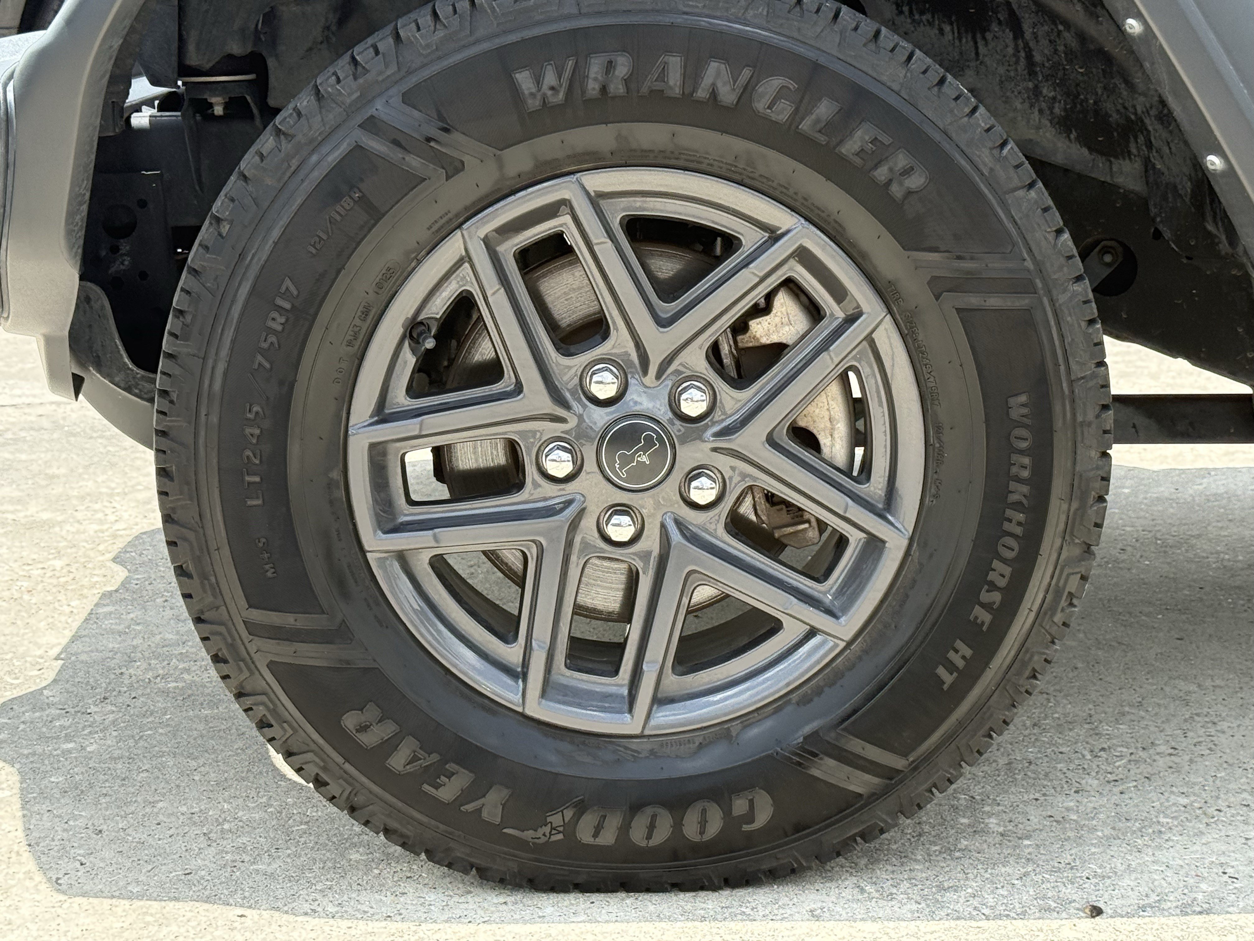 Used 2024 Granite Crystal Metallic Clearcoat Jeep  image 11