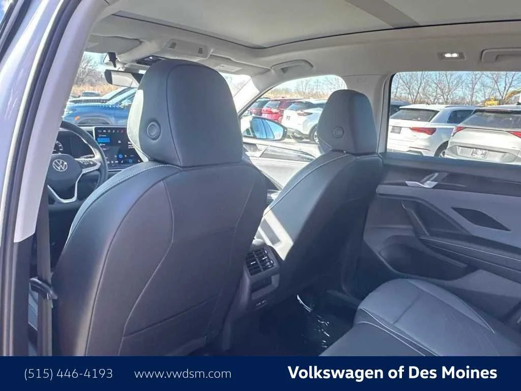 New 2026 Pure White Volkswagen SE image 12