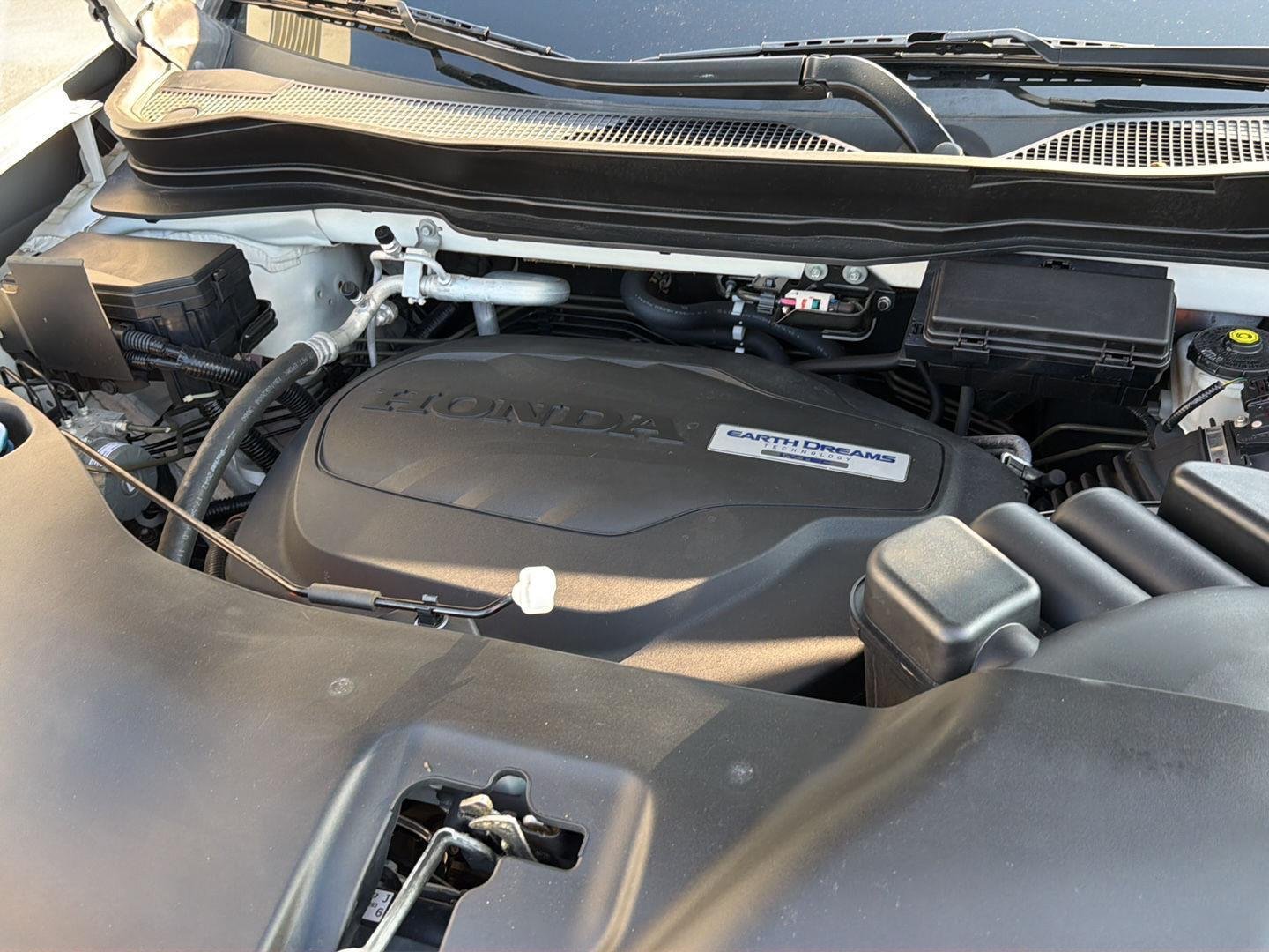 Used 2019 White Diamond Pearl Honda EX-L image 35