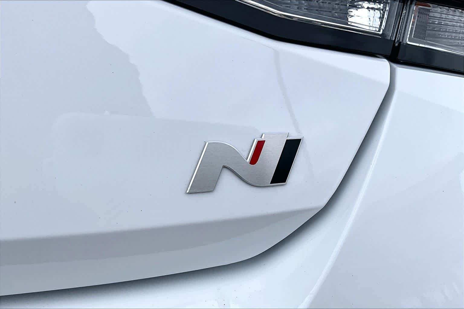 Used 2025 Atlas White Hyundai  image 9