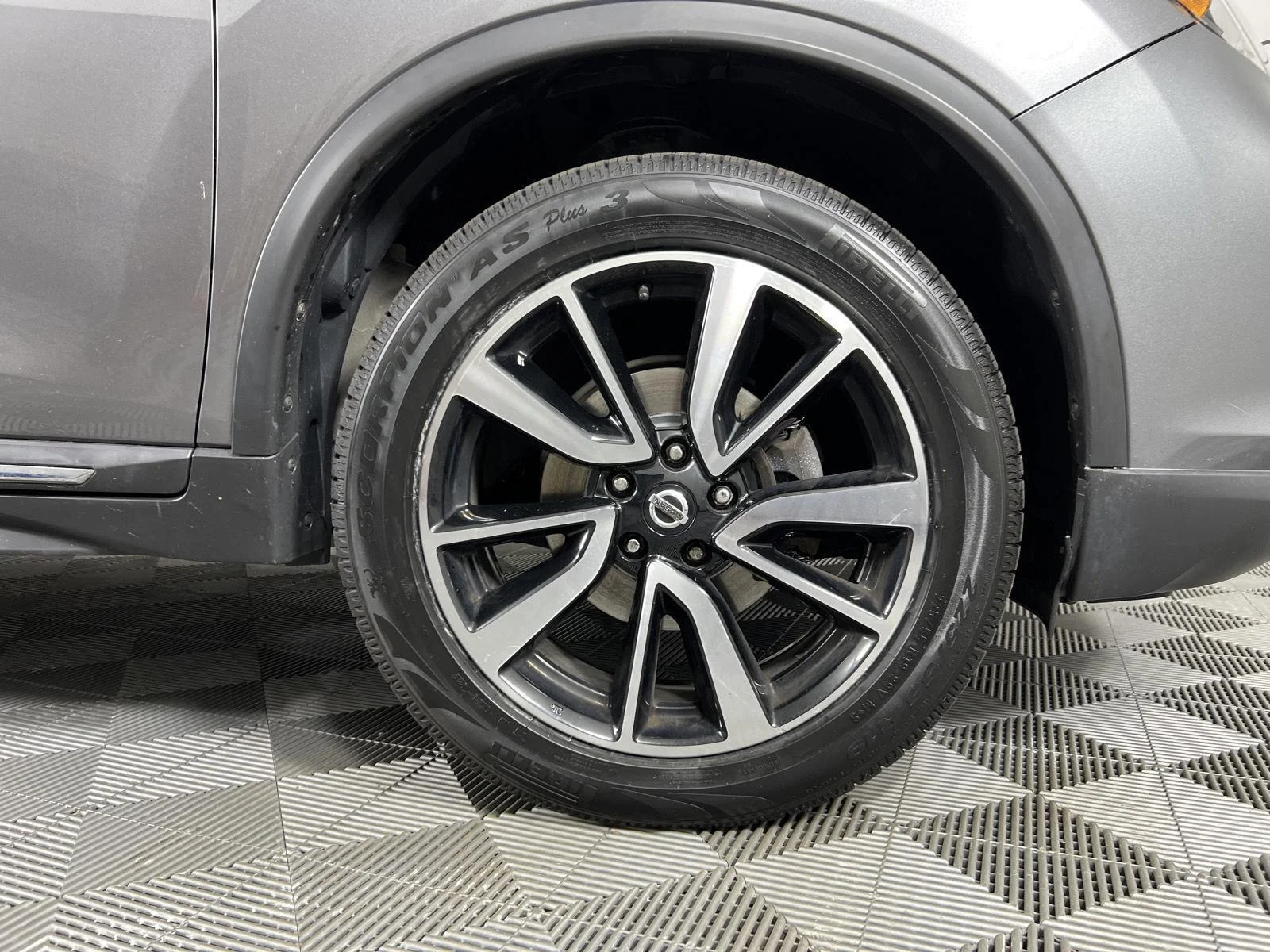 Used 2019 Gun Metallic Nissan SL image 12