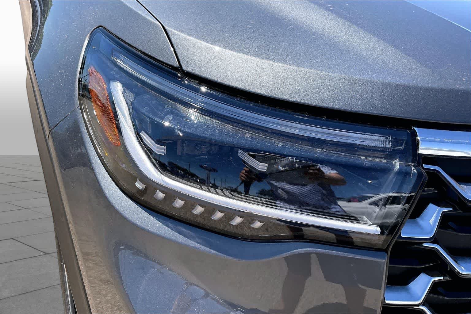 New 2026 Carbonized Gray Metallic Ford Platinum™ image 13