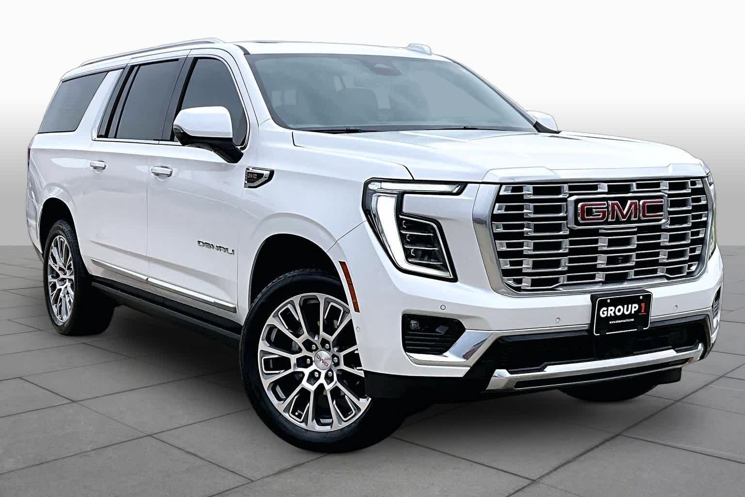 Used 2025 White Frost Tricoat GMC Denali image 3