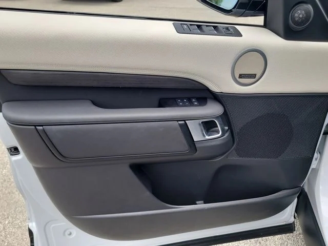 Used 2023 White Land Rover Metropolitan Edition image 19