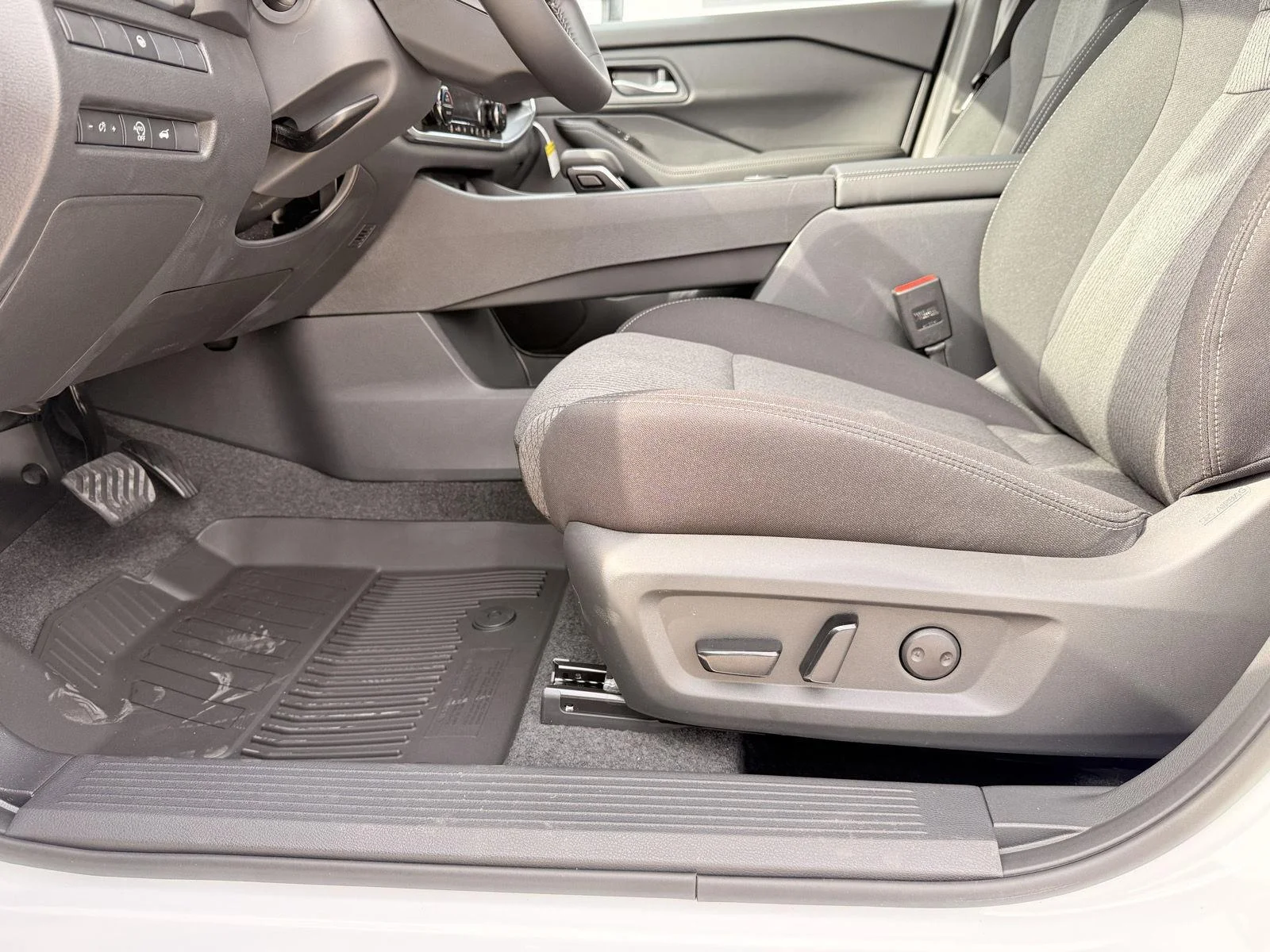 New 2026 Everest White Pearl Tricoat Nissan SV image 12