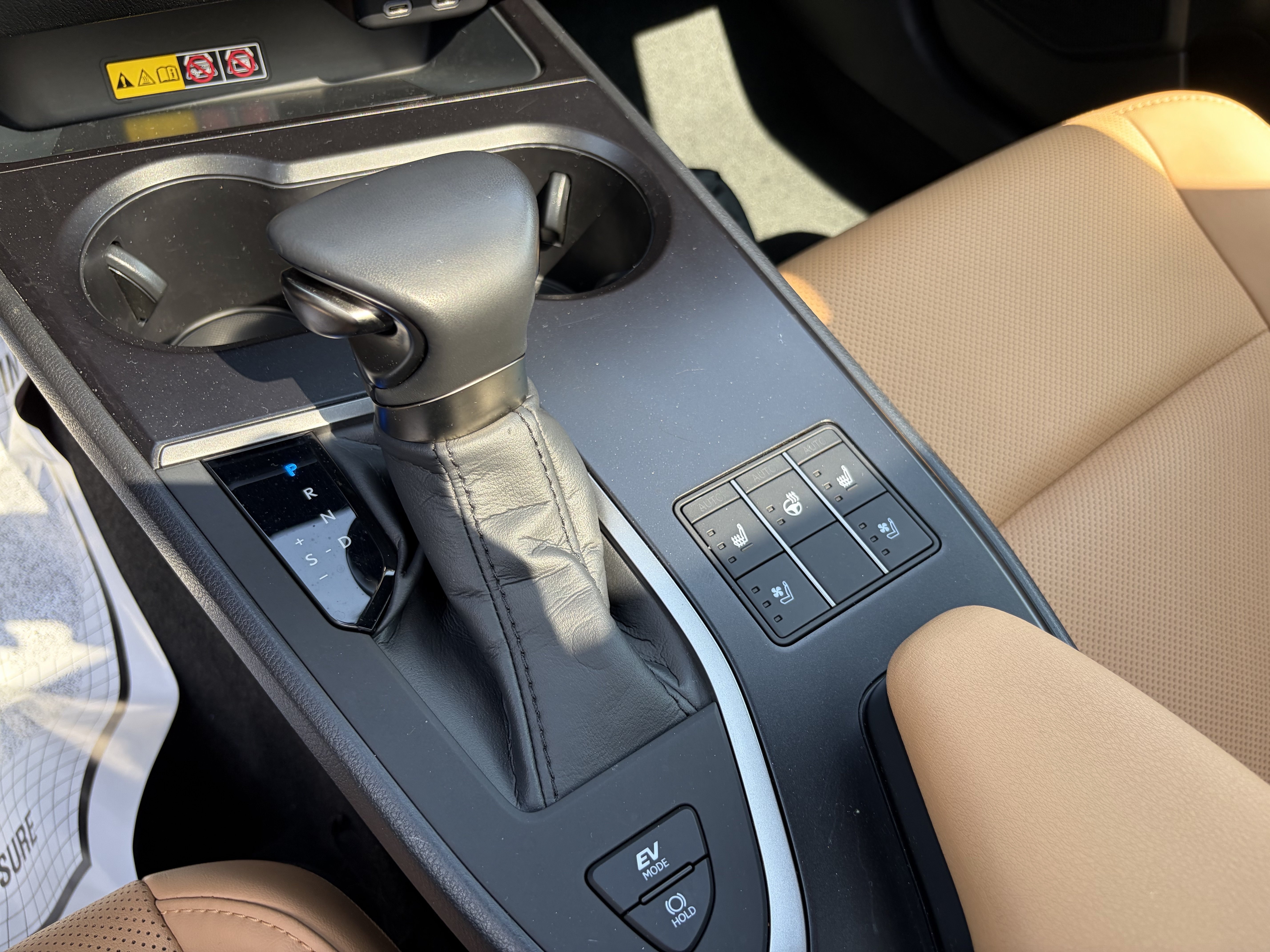 Used 2024 OBSIDIAN Lexus 250h Premium image 15